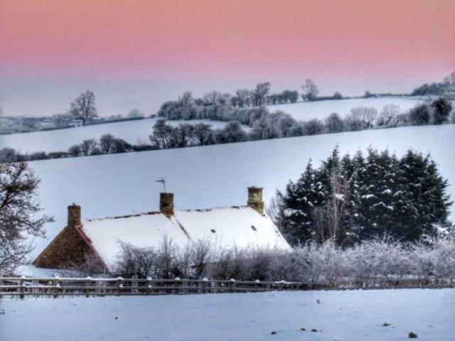 Hollow Meadow House Priors Marston Экстерьер фото